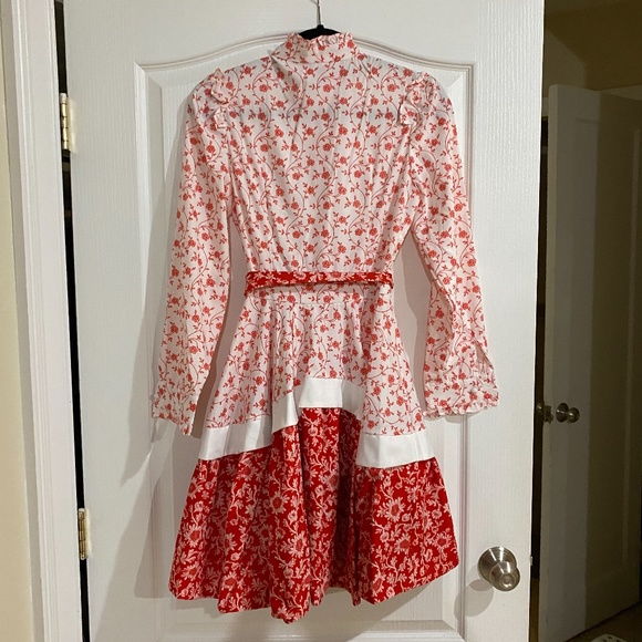 floral print dress - Picture 2 of 8